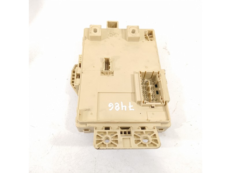 Recambio de caja reles / fusibles para hyundai kona essence 2wd referencia OEM IAM 91950J9082  