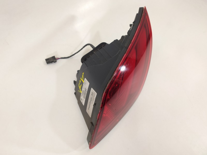 Recambio de piloto trasero derecho en porton para peugeot 308 active referencia OEM IAM 9677818280 81260201 