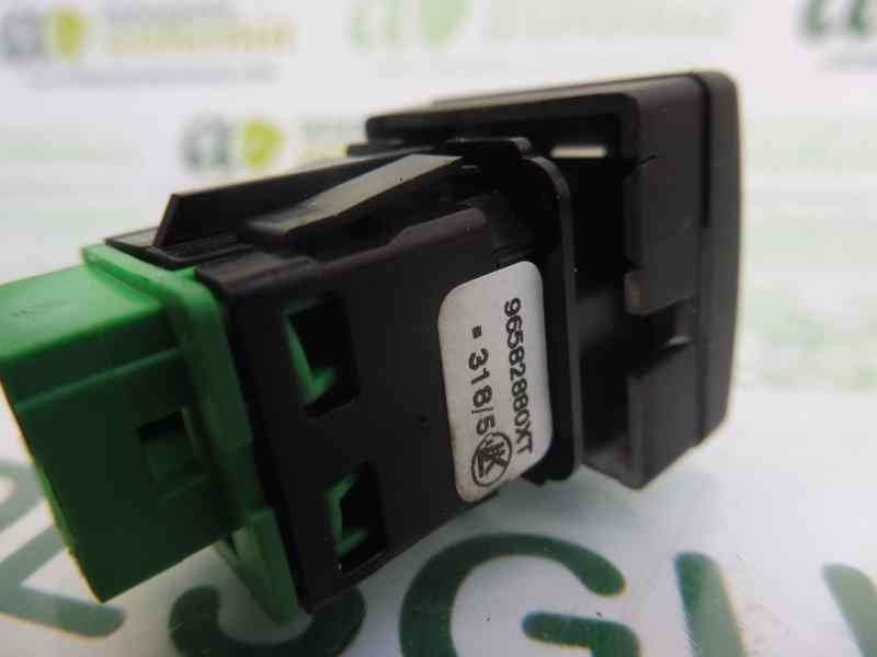 Recambio de no identificado para citroën berlingo station wagon feel referencia OEM IAM 96582880XT  