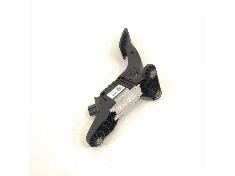 Recambio de potenciometro pedal para hyundai kona essence 2wd referencia OEM IAM 32700H8100  