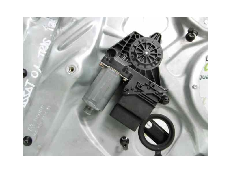 Recambio de elevalunas trasero izquierdo para volkswagen passat berlina (3b3) advance referencia OEM IAM 3B5839751CM 3B5839755C 