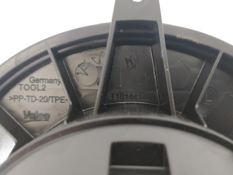 Recambio de ventilador calefaccion para bmw serie 3 lim. (f30) 320d referencia OEM IAM 64119350395 927611201 T903542