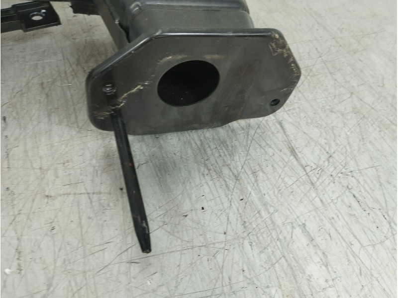 Recambio de refuerzo paragolpes trasero para hyundai kona essence 2wd referencia OEM IAM 86631J9100  