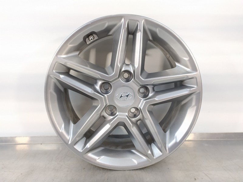 Recambio de llanta para hyundai kona essence 2wd referencia OEM IAM 52910J9100  
