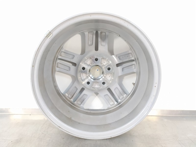 Recambio de llanta para hyundai kona essence 2wd referencia OEM IAM 52910J9100  