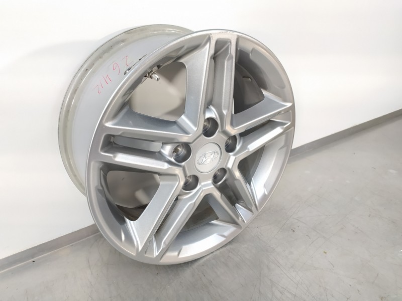Recambio de llanta para hyundai kona essence 2wd referencia OEM IAM 52910J9100  