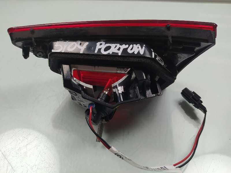 Recambio de piloto trasero izquierdo en porton para renault clio iv life referencia OEM IAM 265552424R  