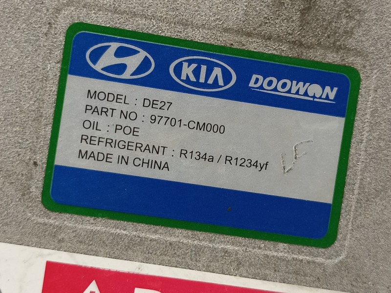 Recambio de compresor aire acondicionado para hyundai kona klass hybrid 2wd referencia OEM IAM 97701CM000  