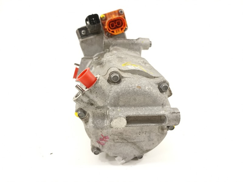 Recambio de compresor aire acondicionado para hyundai kona klass hybrid 2wd referencia OEM IAM 97701CM000  