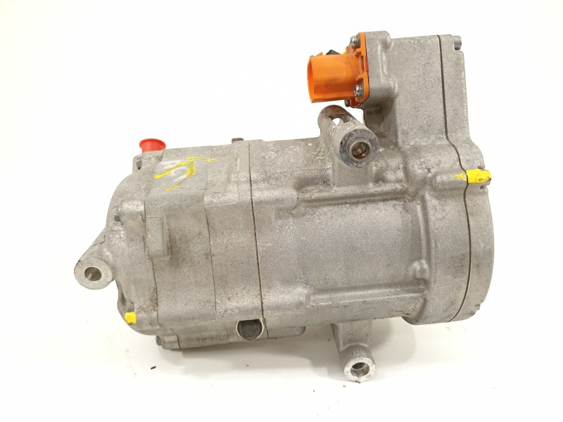 Recambio de compresor aire acondicionado para hyundai kona klass hybrid 2wd referencia OEM IAM 97701CM000  