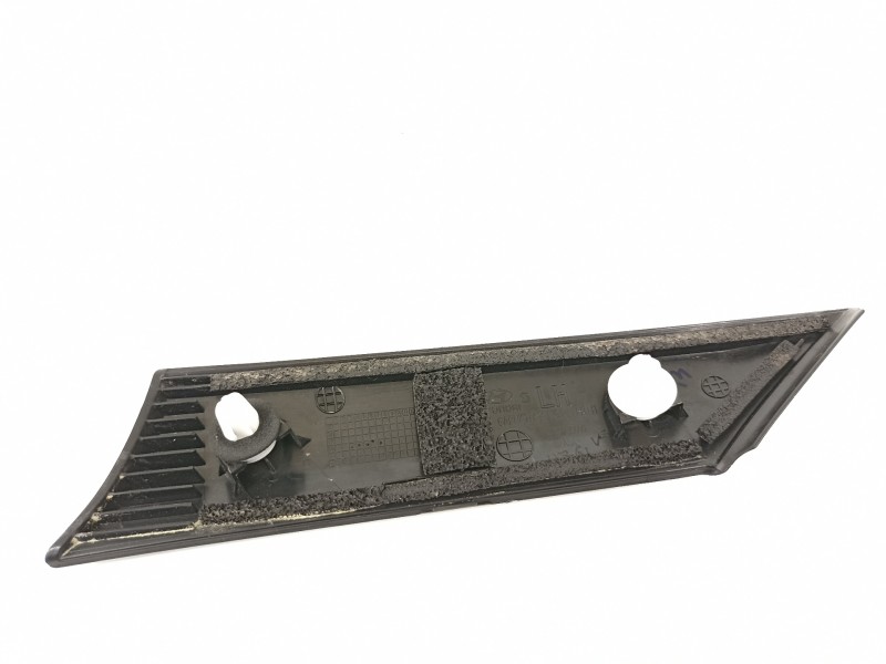 Recambio de moldura para hyundai kona klass hybrid 2wd referencia OEM IAM 87850J9000  