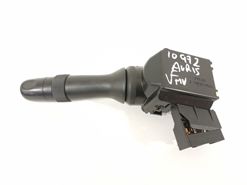 Recambio de mando limpia para toyota auris sport referencia OEM IAM 8465202420  