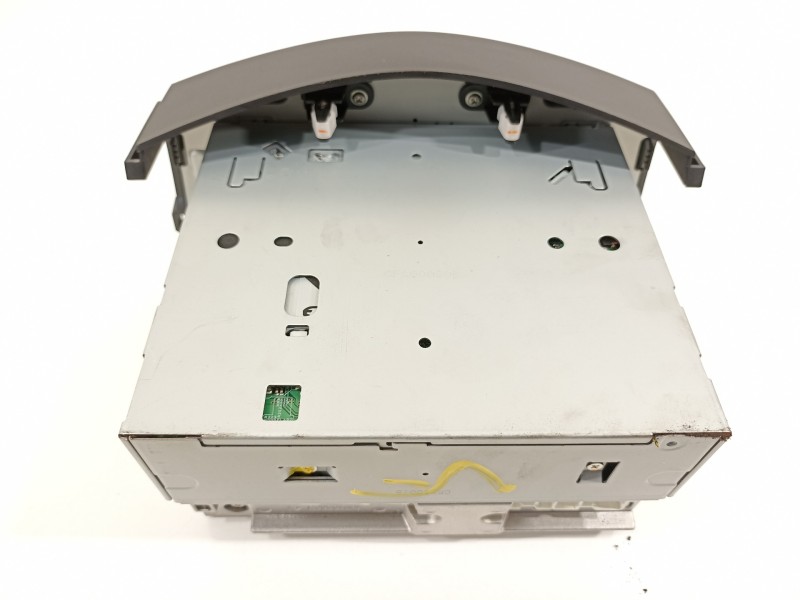 Recambio de sistema audio / radio cd para toyota rav 4 (a3) executive referencia OEM IAM 8612042220  
