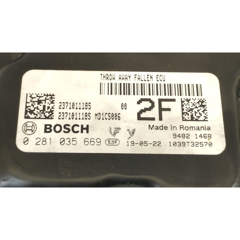 Recambio de centralita motor uce para renault megane iv sport tourer referencia OEM IAM 94821468 0281035669 237101118S