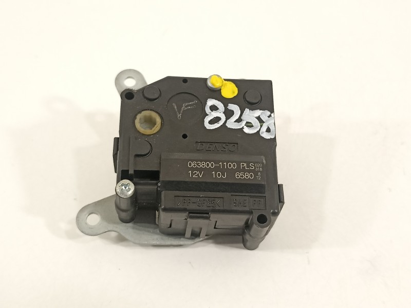 Recambio de motor apertura trampillas climatizador para toyota rav 4 (a3) executive referencia OEM IAM 638001100  