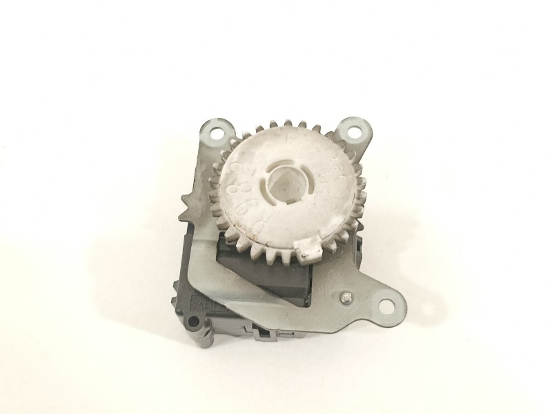 Recambio de motor apertura trampillas climatizador para toyota rav 4 (a3) executive referencia OEM IAM 638001100  