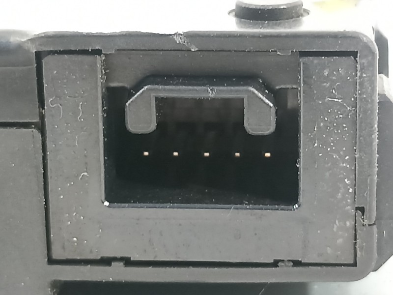 Recambio de motor apertura trampillas climatizador para toyota rav 4 (a3) executive referencia OEM IAM 638001100  