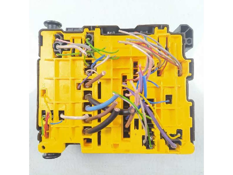 Recambio de caja reles / fusibles para citroën c-elysée exclusive referencia OEM IAM 9804846880  