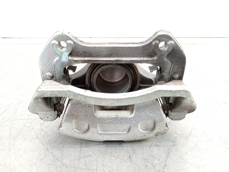 Recambio de pinza freno delantera izquierda para hyundai kona klass hybrid 2wd referencia OEM IAM 58110CM100  