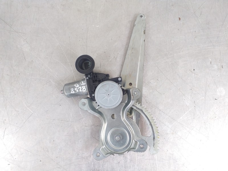 Recambio de elevalunas trasero derecho para toyota rav 4 (a3) executive referencia OEM IAM 8572035140 2621002340 