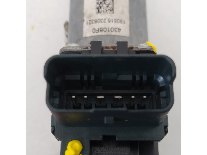 Recambio de motor elevalunas trasero izquierdo para renault megane iv sport tourer referencia OEM IAM 827219072R  