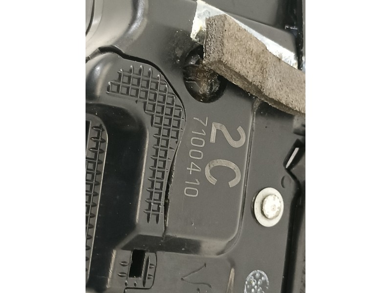 Recambio de cerradura puerta trasera izquierda para toyota rav 4 (a3) executive referencia OEM IAM 2C7100410  