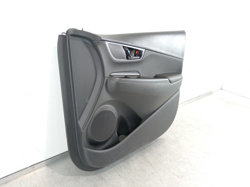 Recambio de guarnecido puerta delantera derecha para hyundai kona klass hybrid 2wd referencia OEM IAM 82380J9000  