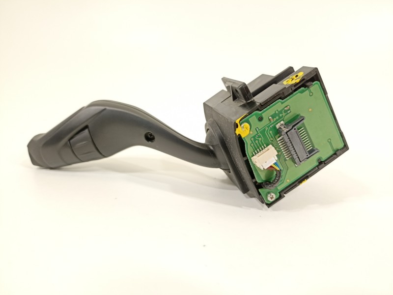 Recambio de mando limpia para ford focus lim. (cb8) trend referencia OEM IAM AV6T17A553AD  