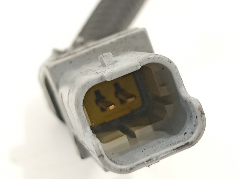 Recambio de inyector para renault megane iv sport tourer referencia OEM IAM 208995377R  