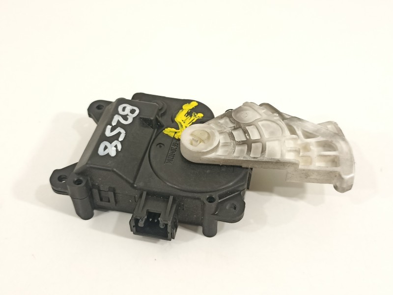 Recambio de motor apertura trampillas climatizador para toyota rav 4 (a3) executive referencia OEM IAM 638000181  