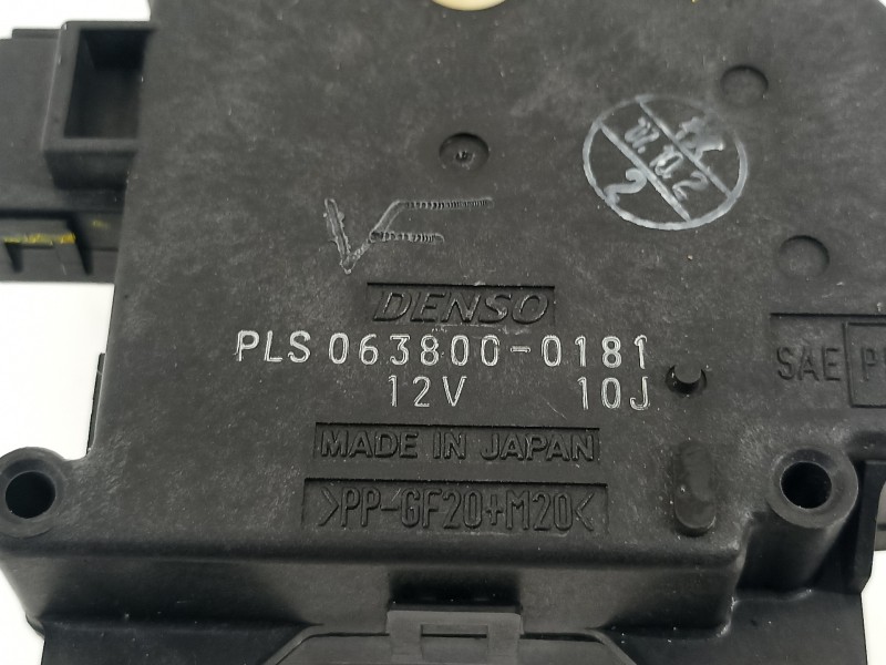 Recambio de motor apertura trampillas climatizador para toyota rav 4 (a3) executive referencia OEM IAM 638000181  