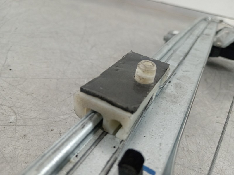 Recambio de elevalunas delantero izquierdo para nissan nv300 kombi l1h1 2,7t basic referencia OEM IAM 807210974R  