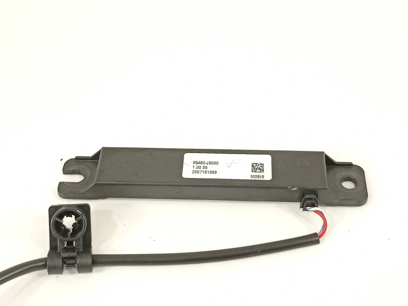 Recambio de antena para hyundai kona klass hybrid 2wd referencia OEM IAM 95460J9000  