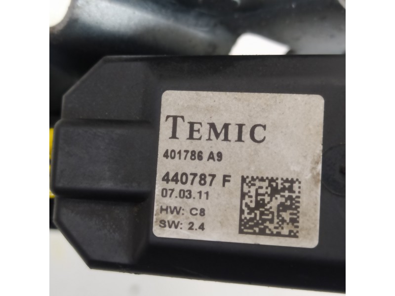 Recambio de elevalunas trasero derecho para citroën c4 grand picasso millenium referencia OEM IAM 135090221  