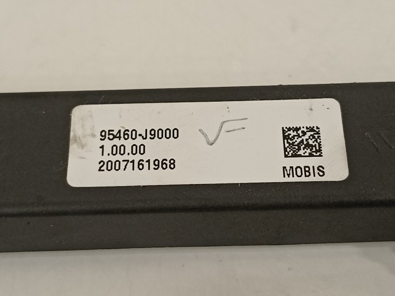 Recambio de antena para hyundai kona klass hybrid 2wd referencia OEM IAM 95460J9000  