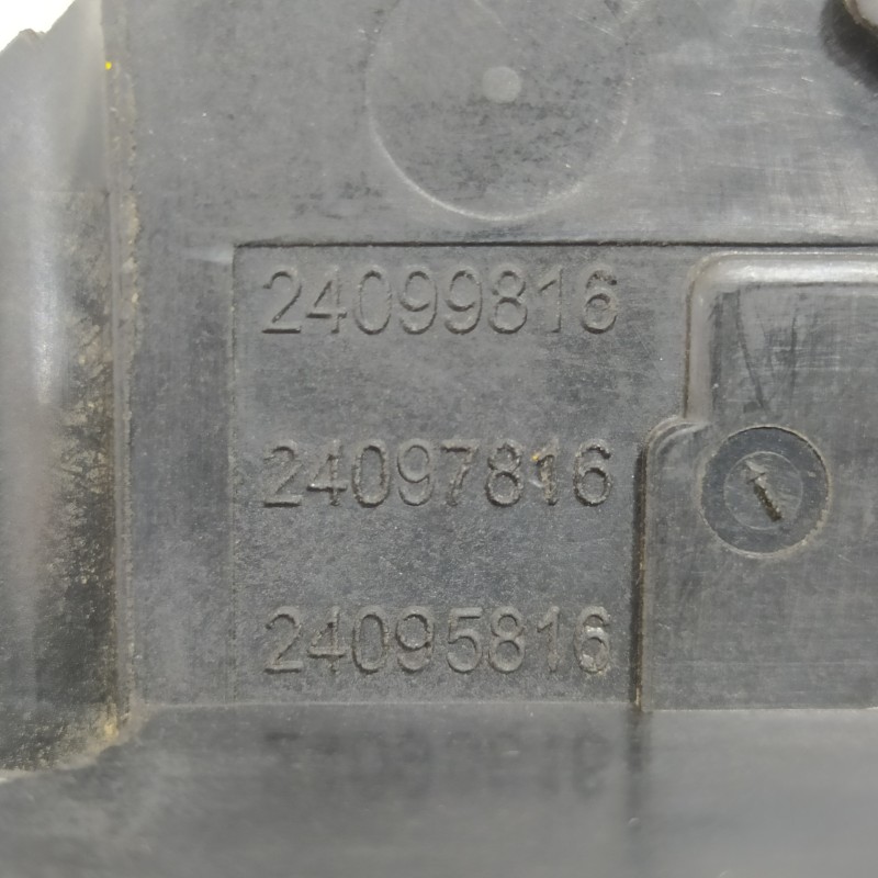 Recambio de cerradura puerta trasera derecha para citroën c4 grand picasso millenium referencia OEM IAM 24099158 24103158 240998