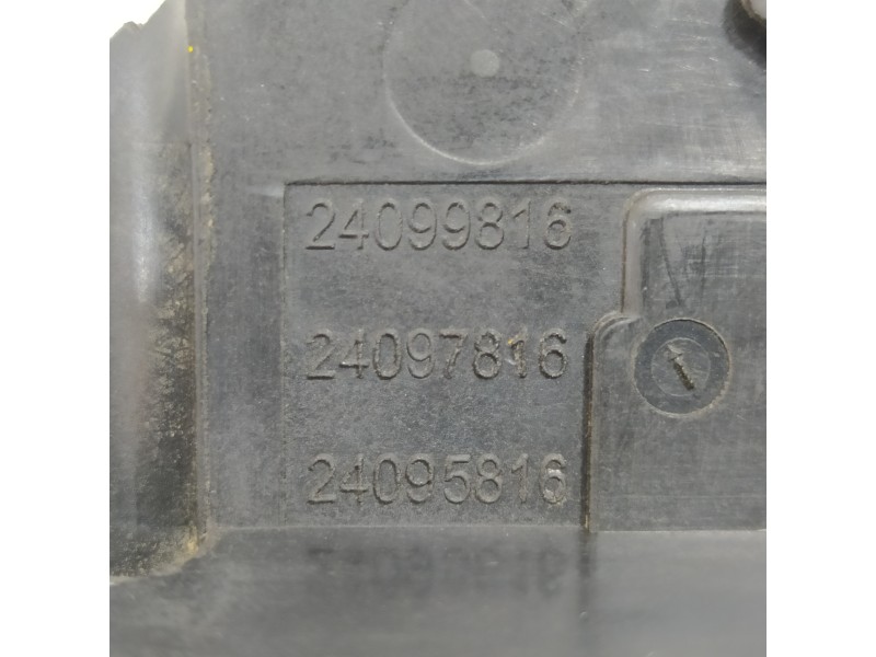 Recambio de cerradura puerta trasera derecha para citroën c4 grand picasso millenium referencia OEM IAM 24099158 24103158 240998