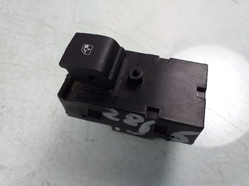 Recambio de mando elevalunas trasero derecho para chevrolet cruze ls referencia OEM IAM 13305368  