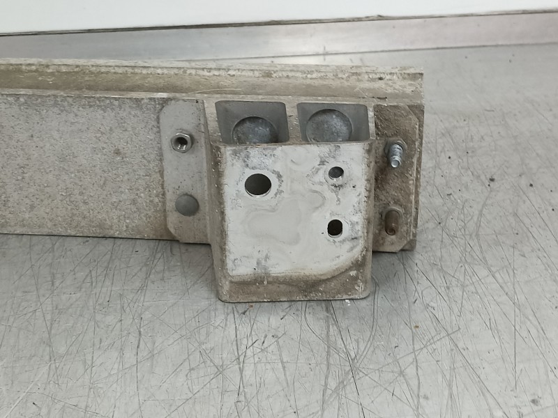 Recambio de refuerzo paragolpes trasero para toyota rav 4 (a3) executive referencia OEM IAM   