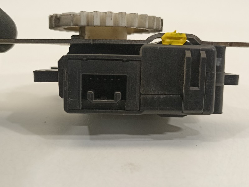 Recambio de motor apertura trampillas climatizador para toyota rav 4 (a3) executive referencia OEM IAM 0638000920PLS  