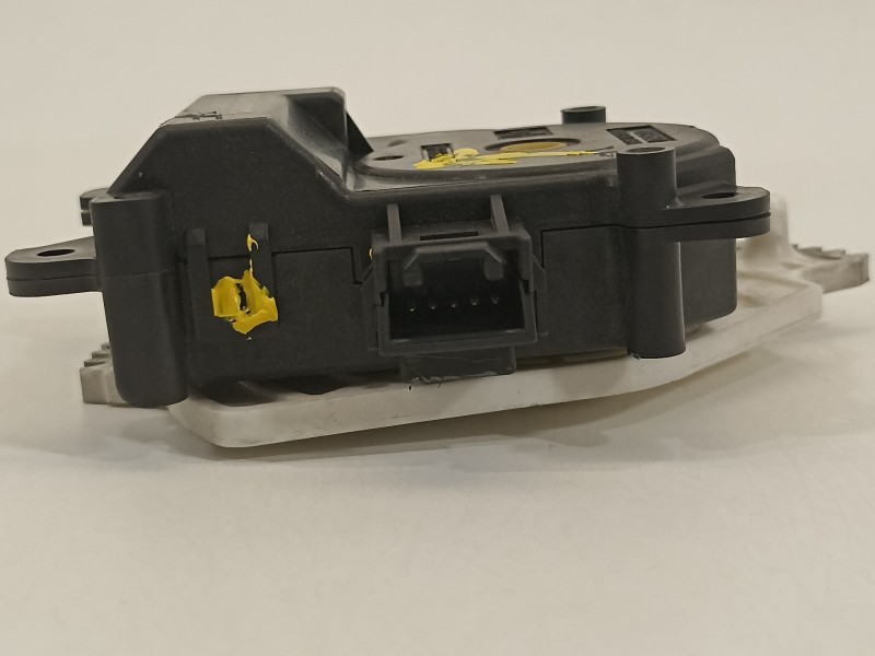 Recambio de motor apertura trampillas climatizador para toyota rav 4 (a3) executive referencia OEM IAM 638000172PLS  