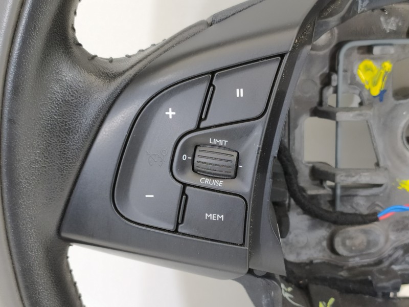 Recambio de volante para citroën c4 cactus feel referencia OEM IAM 98031272YC  