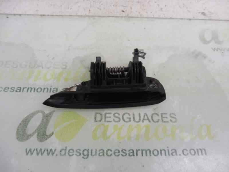 Recambio de maneta exterior delantera derecha para dacia sandero stepway referencia OEM IAM 806067028R  
