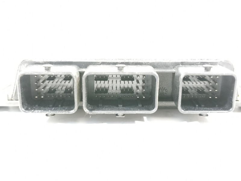 Recambio de centralita motor uce para renault clio iii emotion referencia OEM IAM 8200522357 S120200105 