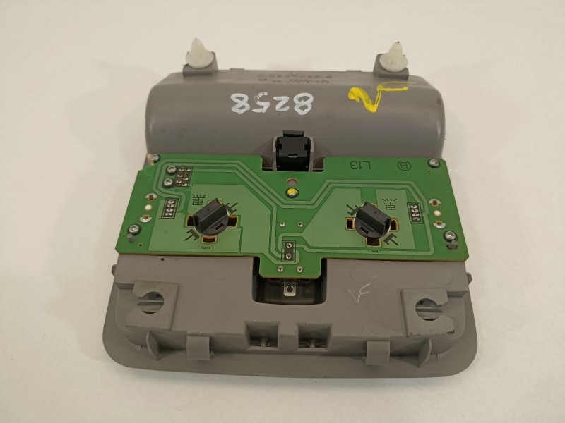 Recambio de luz interior para toyota rav 4 (a3) executive referencia OEM IAM 8126042010  