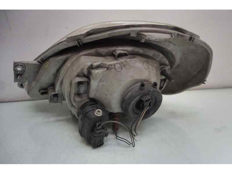 Recambio de faro derecho para renault trafic caja cerrada (ab 4.01) 2.5 dci diesel cat referencia OEM IAM   