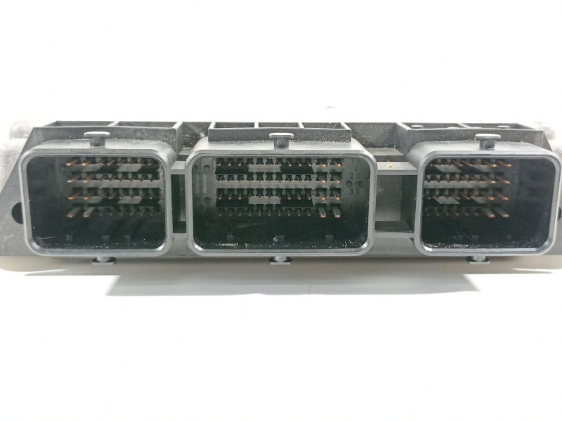 Recambio de centralita motor uce para peugeot 5008 sport pack referencia OEM IAM 966986680 9653958980 0281013334