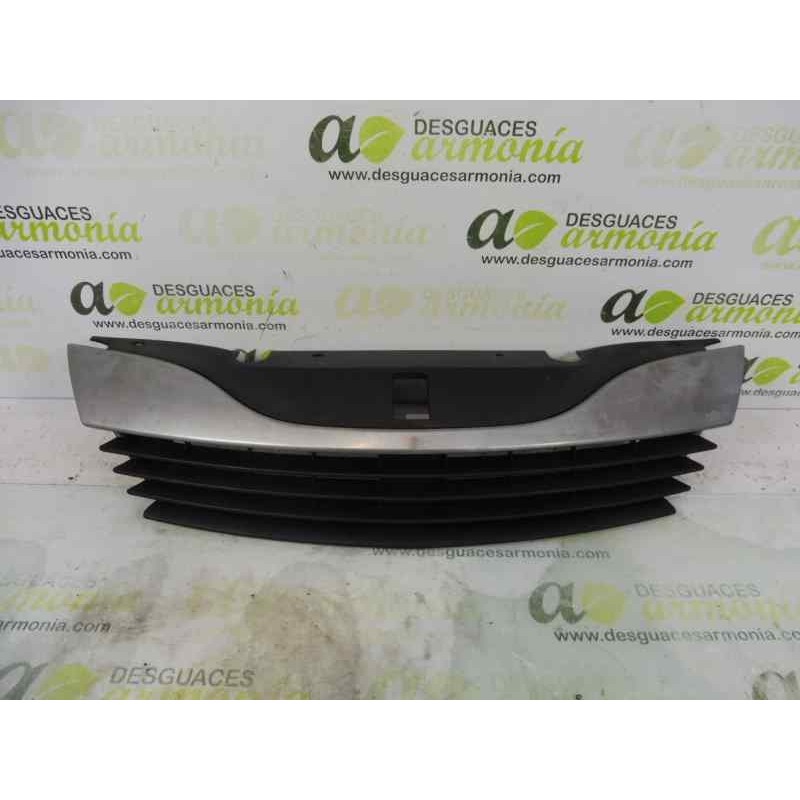 Recambio de rejilla delantera para renault laguna ii (bg0) privilege referencia OEM IAM 8200390126  