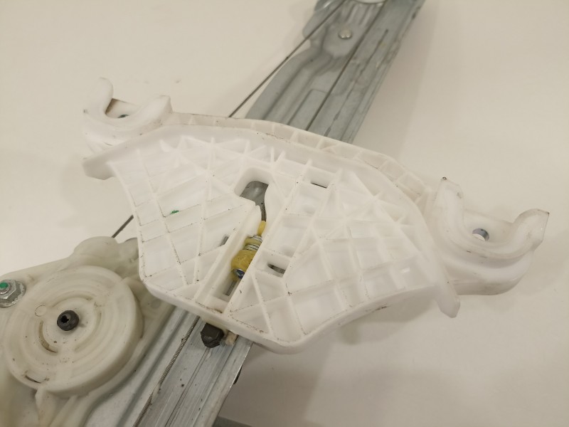 Recambio de elevalunas trasero izquierdo para hyundai kona klass hybrid 2wd referencia OEM IAM 83401J9000 82460J9000 82460J9000