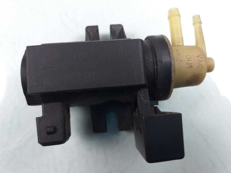 Recambio de valvula aire adicional para opel insignia berlina sportive 4x4 referencia OEM IAM 55573732 70365200 